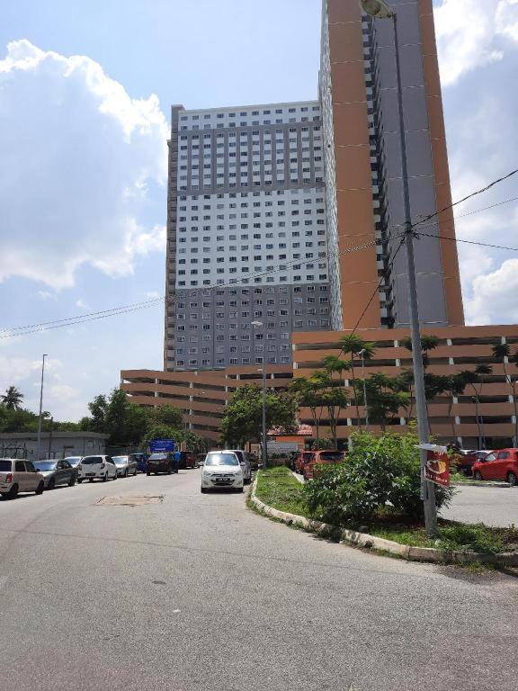 1201 Apartment Ladang Tok Pelam Tepipantaibatuburuk Kuala Terengganu Exterior foto